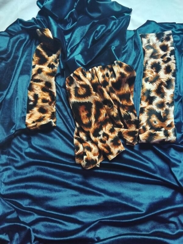 اسدال قطيفة بأساور جلد النمر